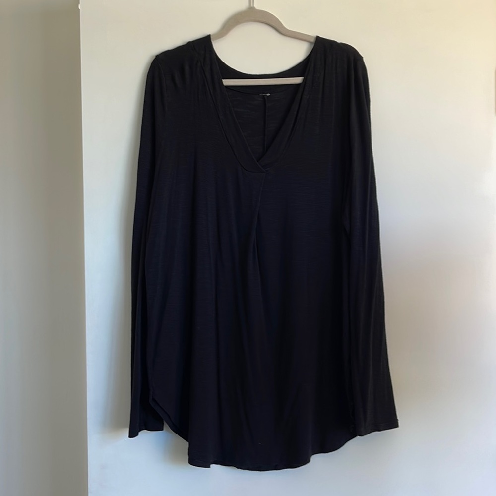 Black cozy long sleeve tee